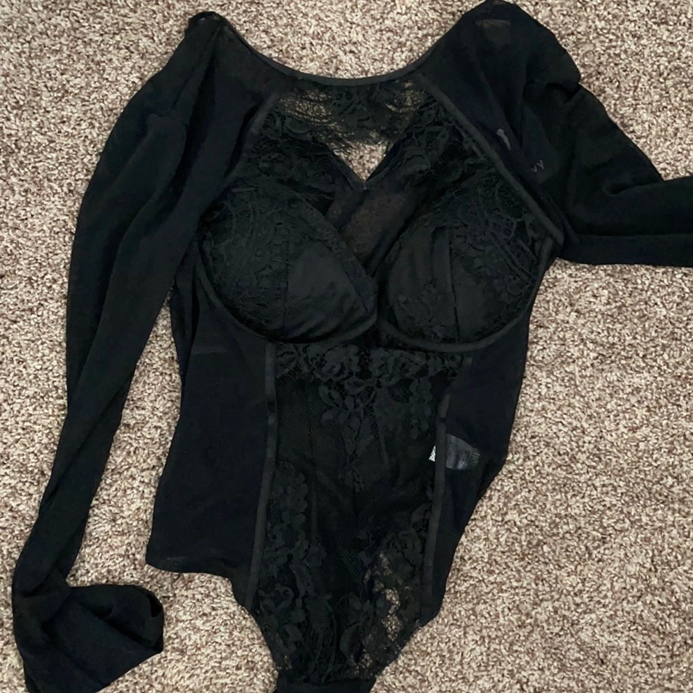 Long sleeve body suit
